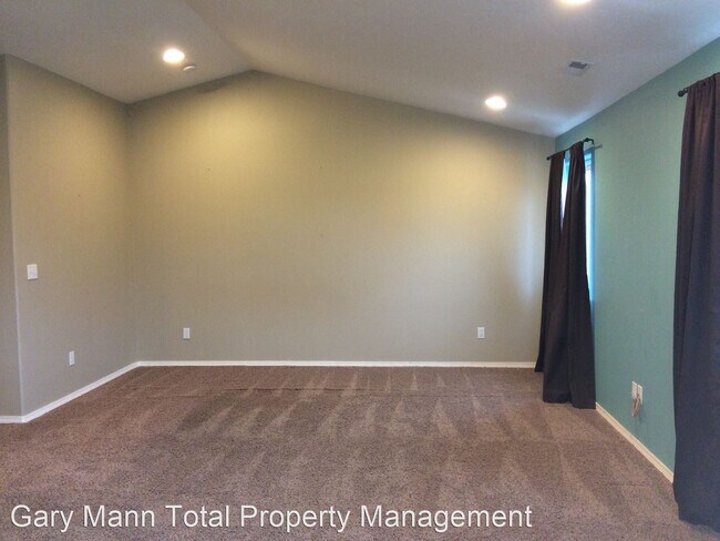 Building Photo - 3 br, 2 bath House - 1615 E Filmore Dr