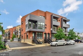 Building Photo - 1122 S Highland St