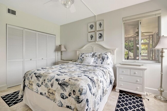 Building Photo - 353 S US Hwy 1