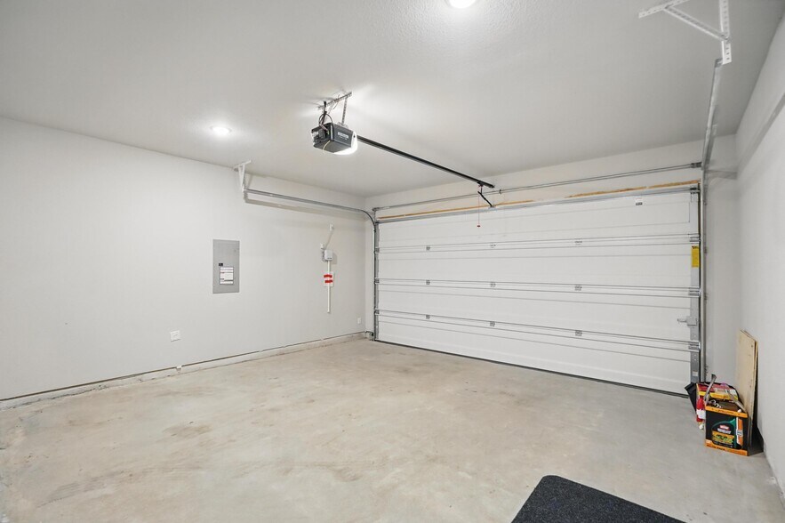 Building Photo - 3003 Wind Knot Way