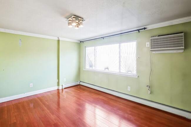 Building Photo - Spacious 4BR Duplex in Bronx