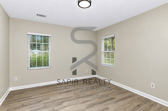Building Photo - 2746 Knoll Rd SE