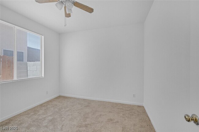 Building Photo - 6520 Lombard Dr