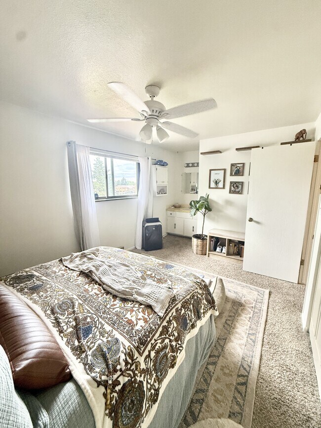 Building Photo - 3107 Azalea Dr
