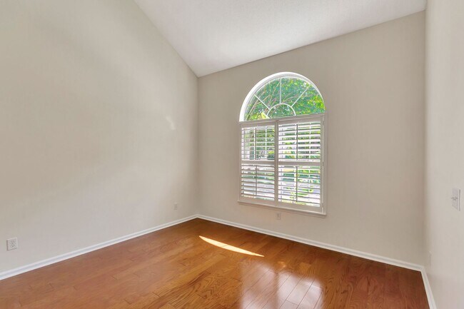 Building Photo - Elegant Living in the Heart of Seaside Farms