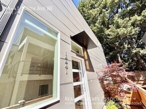 Building Photo - 14441 100th Ave NE