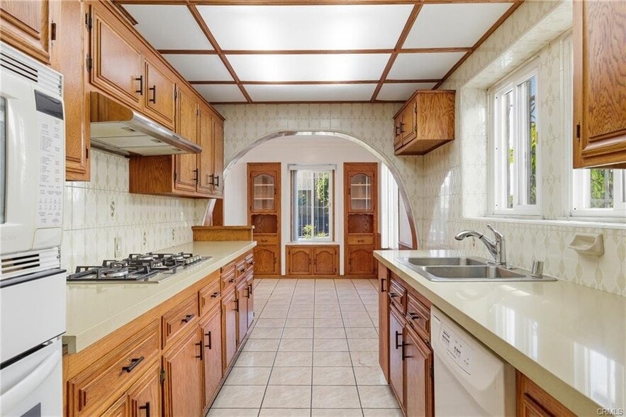 Building Photo - 238 S Detroit St