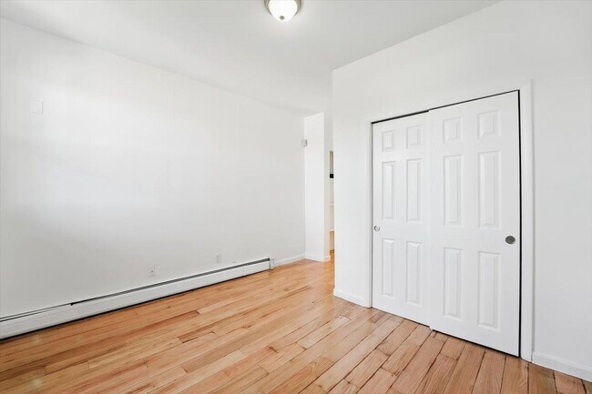 Building Photo - 138 Leonard St
