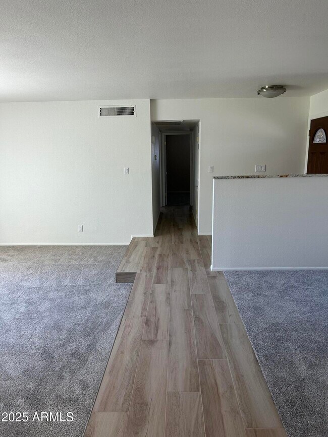 Building Photo - 7211 N 46th Ave