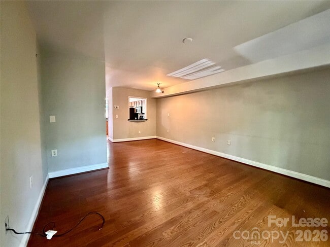 Building Photo - 1207 Green Oaks Ln