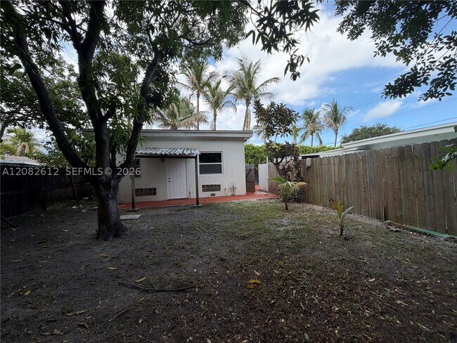 Building Photo - 4265 NW 5th Ave