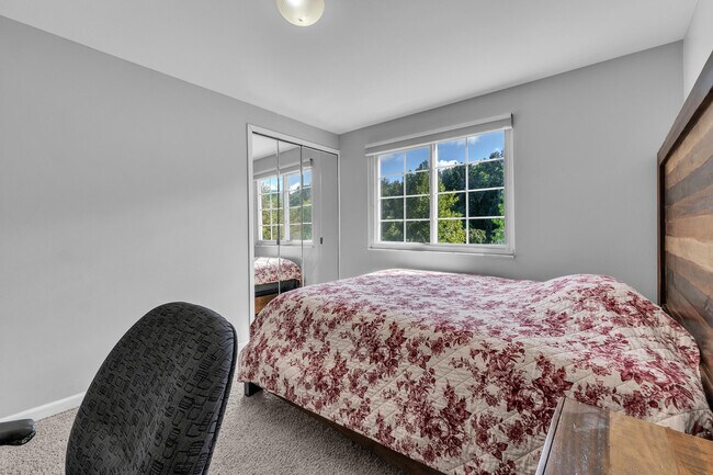 Building Photo - 5555 Patterson Dr