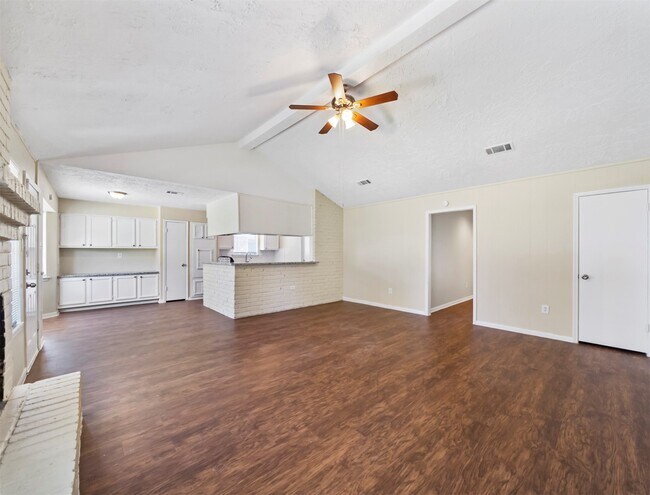Building Photo - 7962 Southmeadow Dr