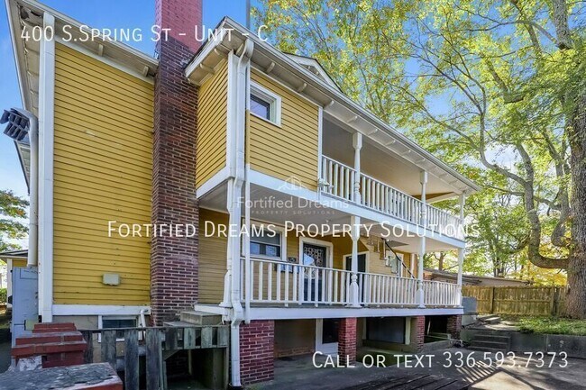 Building Photo - 400 S.Spring St - Unit-C