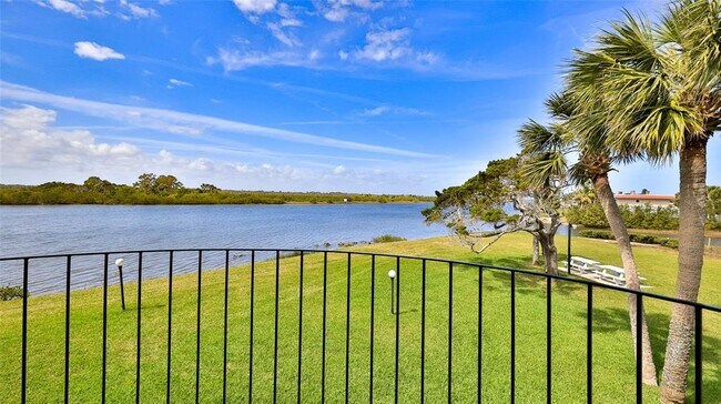 Building Photo - 61 Ocean Palm Villa S