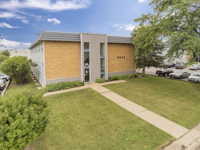 Building Photo - 2441 Holmes St