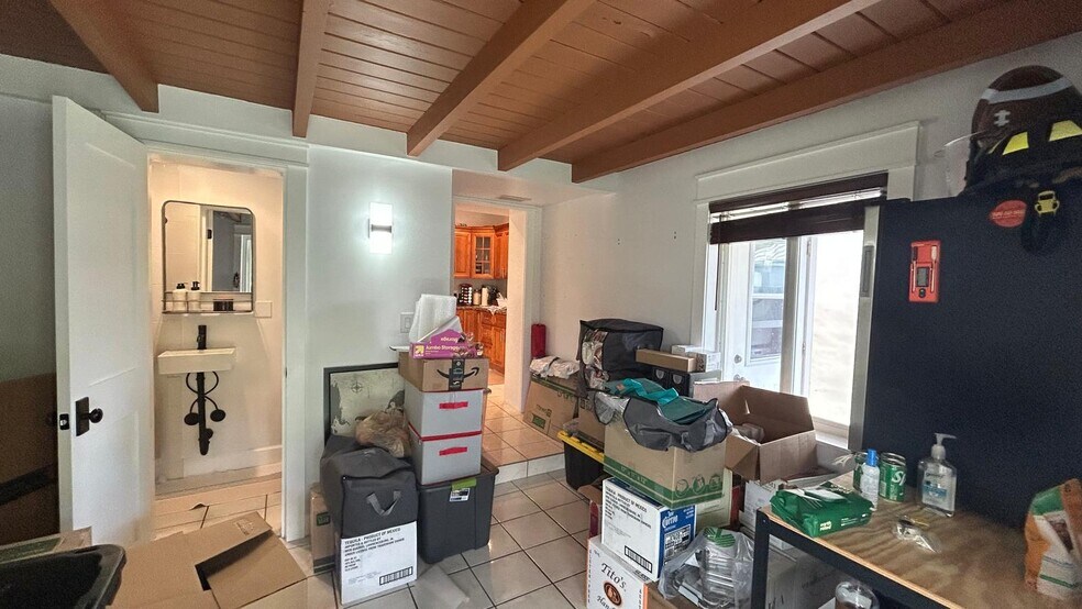 Building Photo - 6790 SW 18th St