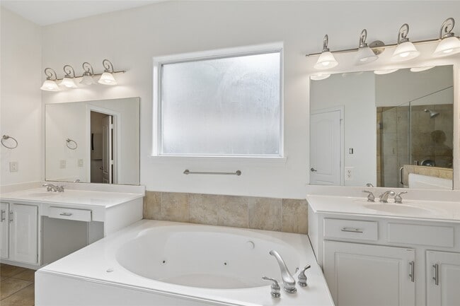 Building Photo - 4807 Wellington Way