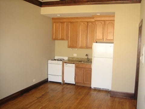 Primary Photo - 4755 N Sawyer Ave