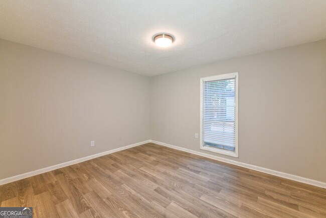 Building Photo - 1000 Belmont Park Dr SE