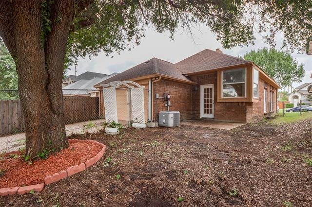 Building Photo - 2406 Weatherby Dr