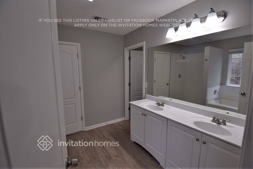 Building Photo - 2531 Hampton Valley Dr