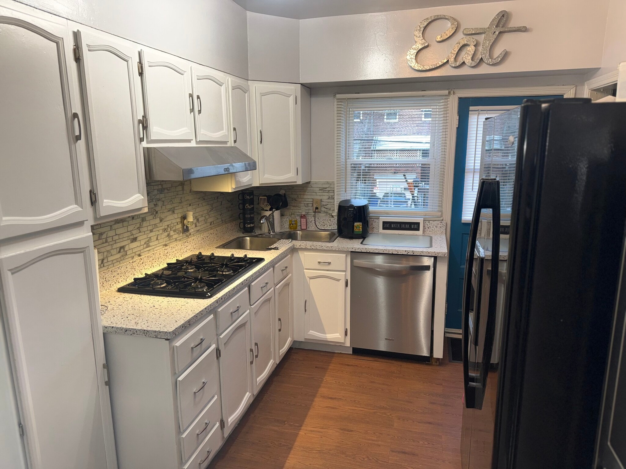 Kitchen - 49 Briarwood Rd