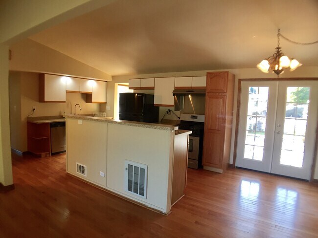Kitchen - 1402 Altamont St