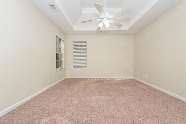 Building Photo - 190 Dillion Dr