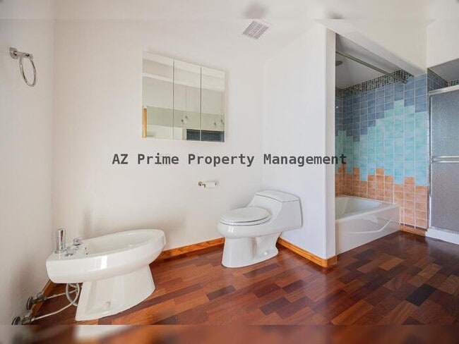 Building Photo - 7110 N 7th Ave