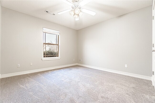 Building Photo - 1141 Torbay Trce