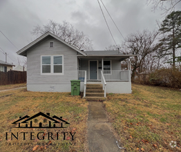 Building Photo - Cozy Home Close to S&T !