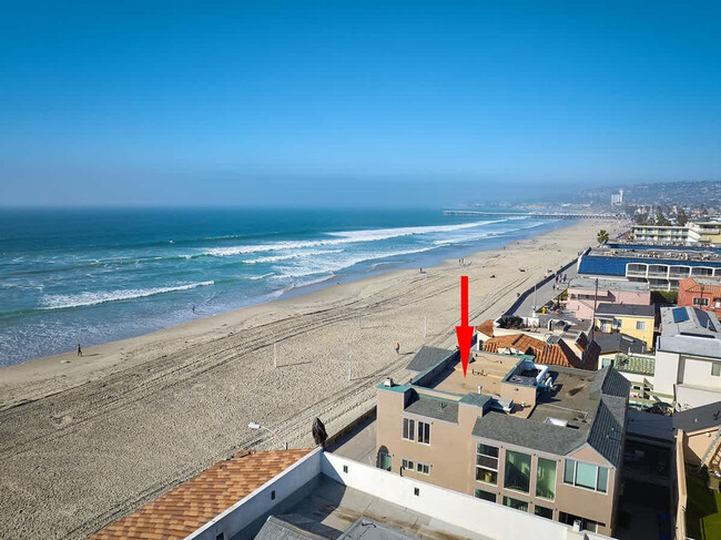 Building Photo - 3979 Ocean Front Walk