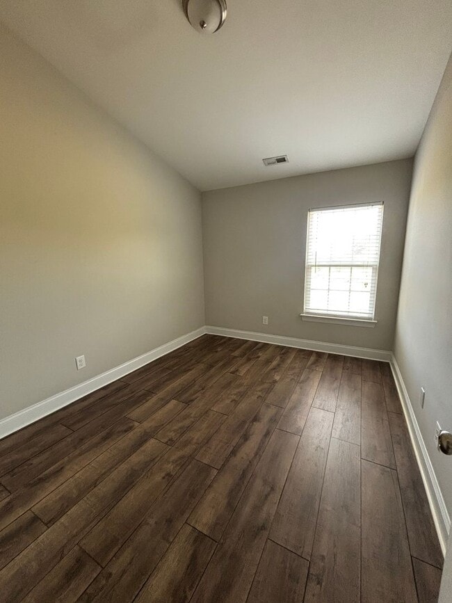 Building Photo - 3BR/2BA Townhouse in Concord