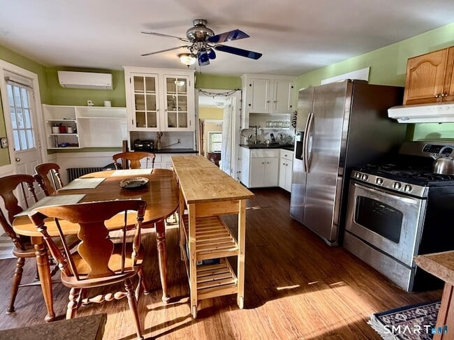 Building Photo - 120 Bloomingdale Rd