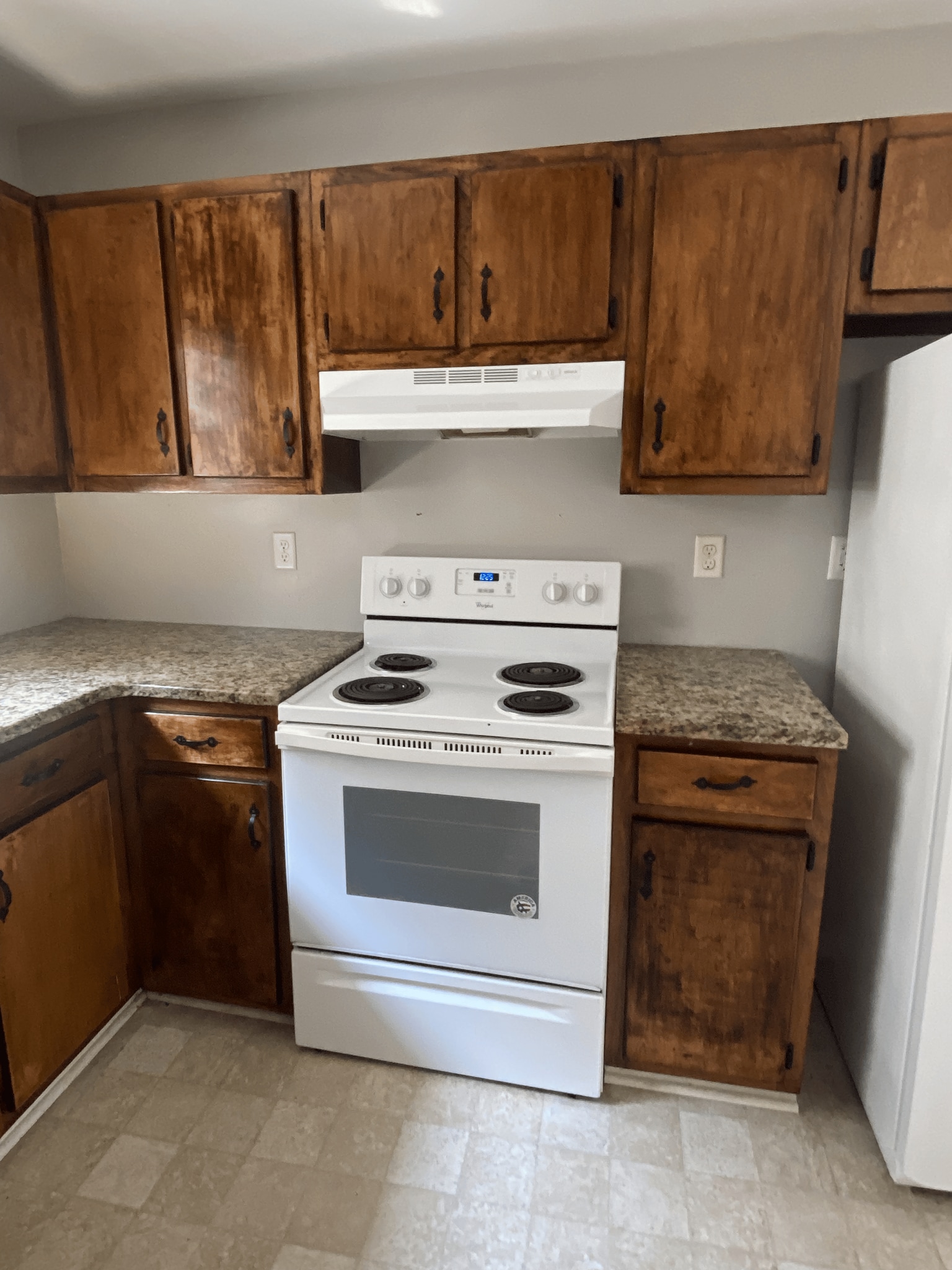 Kitchen - 1723 S Seminole Dr