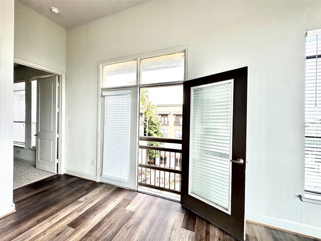 Building Photo - 3333 Weslayan St