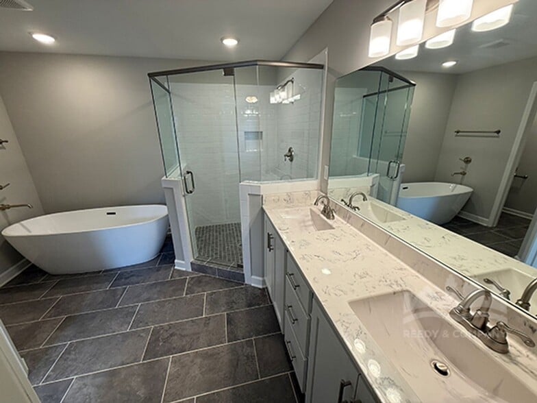 Building Photo - 40 Blue St