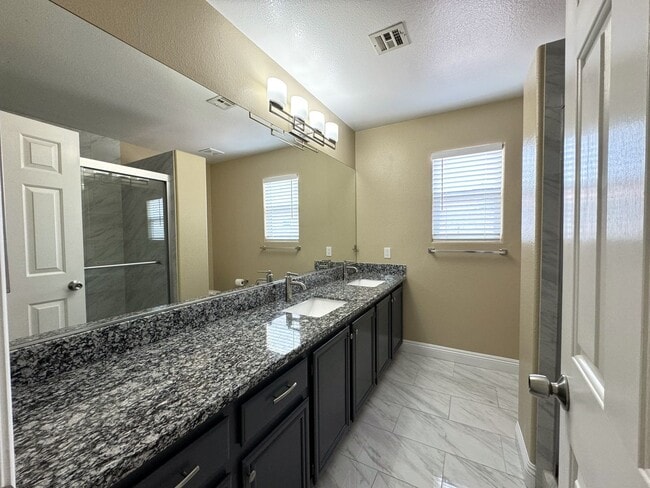 Building Photo - 5417 Redview Ct