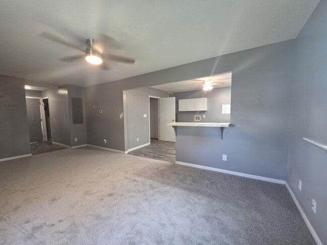 Building Photo - Updated Duplex for Rent