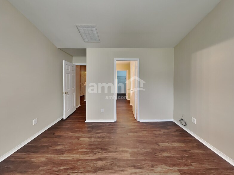 Building Photo - 10818 Dry Stone Dr