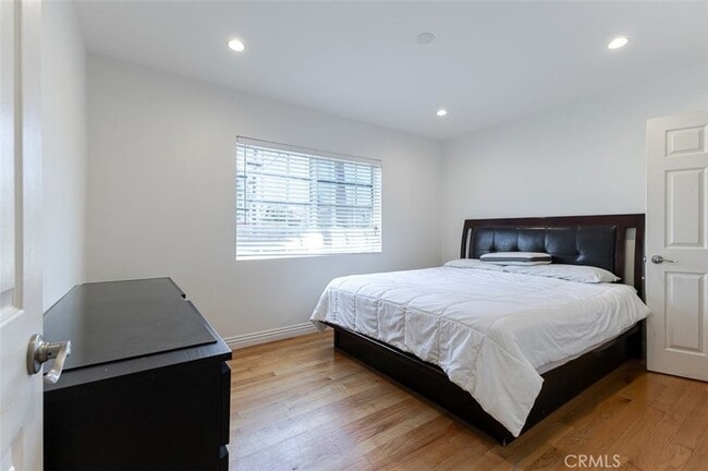 Building Photo - 1217 Elm Ave