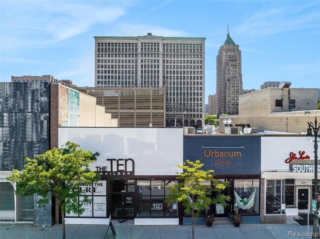 Building Photo - 2843 E Grand Blvd