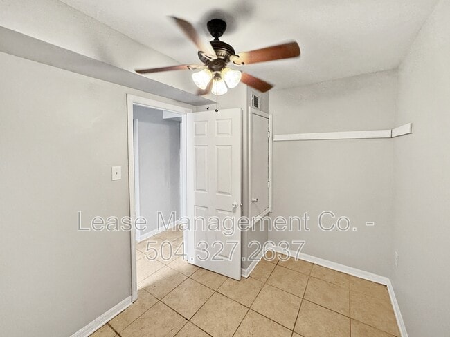 Building Photo - 864 Carmadelle St
