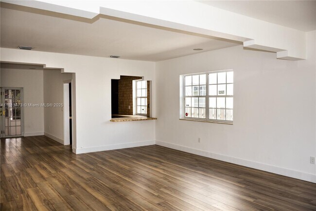 Building Photo - 8926 Dickens Ave