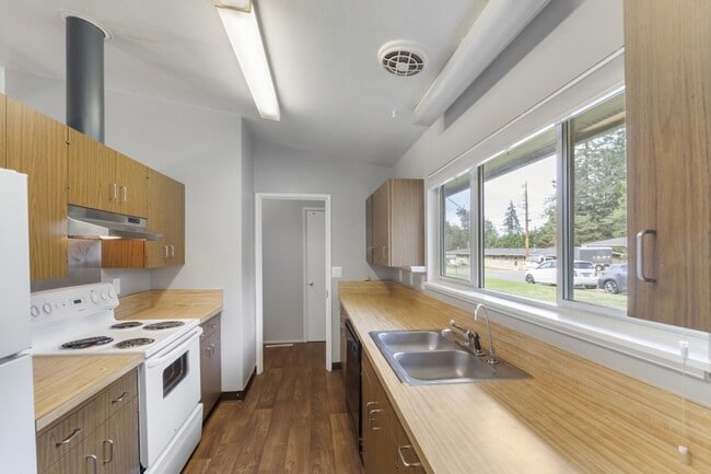 Building Photo - 12761 Lala Cove Ln SE