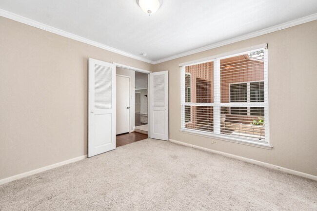 Building Photo - 12302 Piping Rock Dr