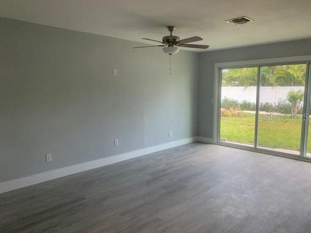 Building Photo - 4712 W Chapin Ave