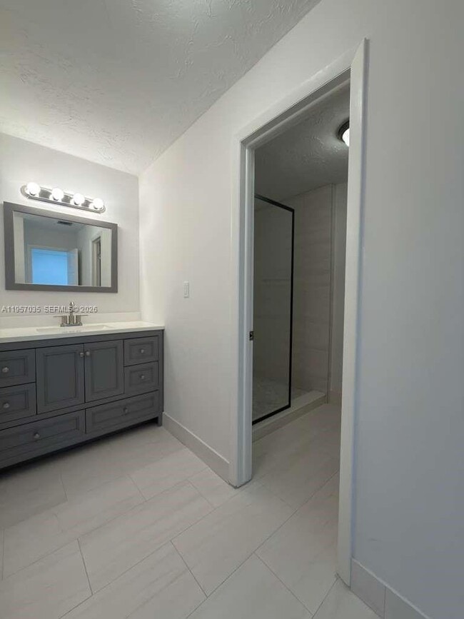 Building Photo - 9719 N New River Canal Rd