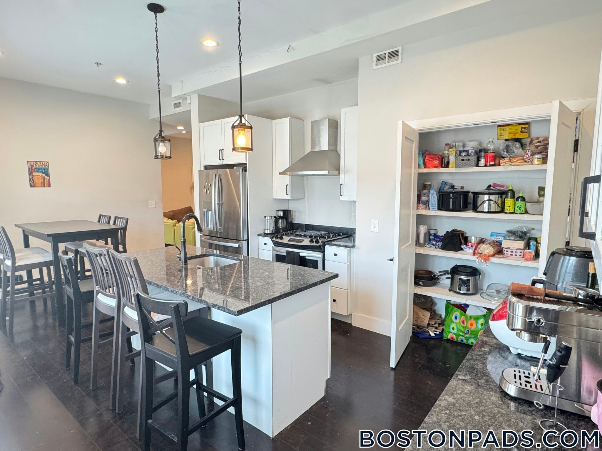 Building Photo - 1 Cedar St